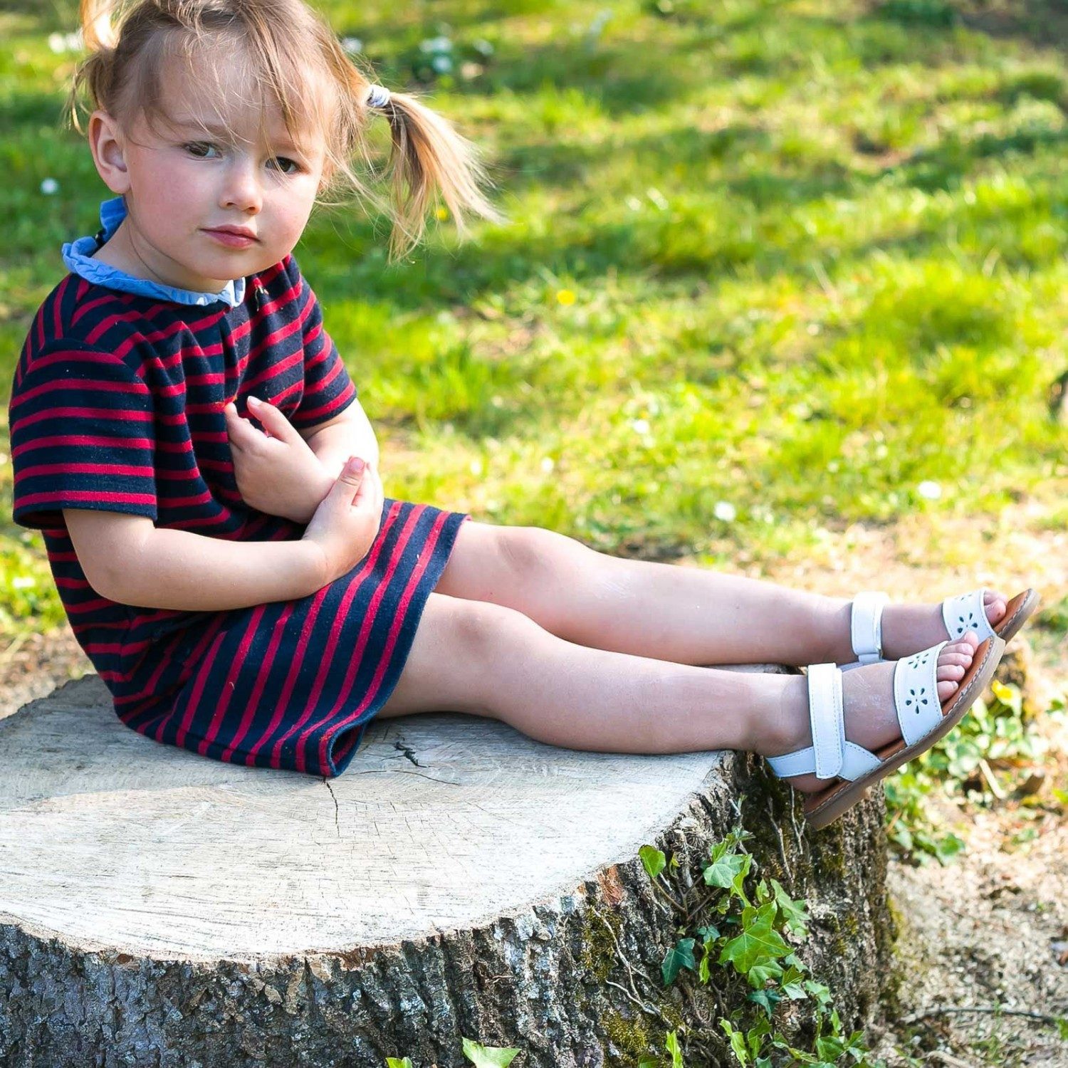 Sandale fille en cuir bleu marine - Boni Daisy